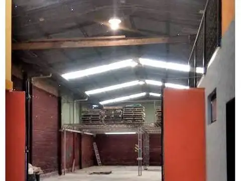 Galpon en venta de 308 m2 en Berazategui