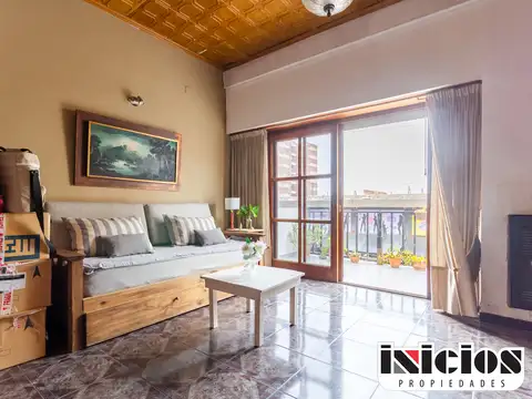 Departamento: Yrigoyen N° 115 E/ Marano y Diag. Rivadavia - Mar de Ajo - C928