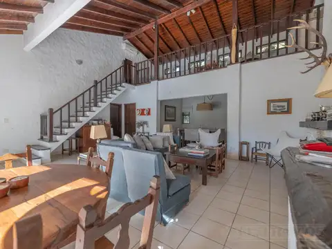 Quinta en Venta con 4 cocheras