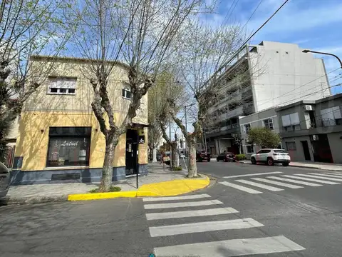 Local en Alquiler en Barrio Parque., $ 1.400.000
