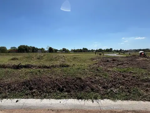 Lote interno en esquina en venta en San Pablo Chico/Pilar