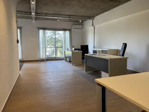 Oficina en venta en Pueblo Camaño - Pilar