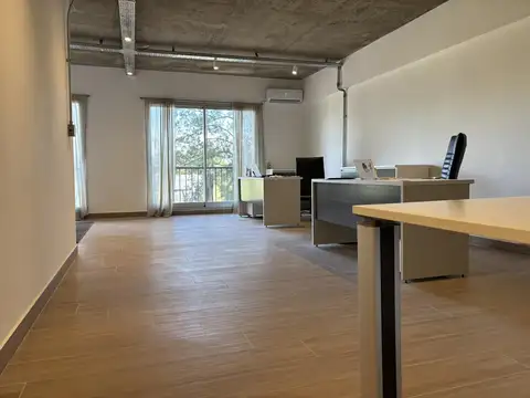 Oficina en venta en Pueblo Camaño - Pilar