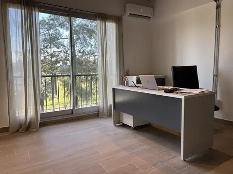 Oficina en Venta en Pilar, USD 129.000