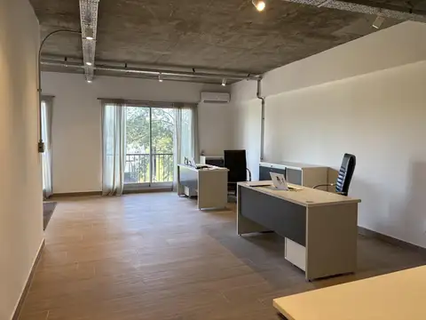 Oficina en Venta con 2 cocheras
