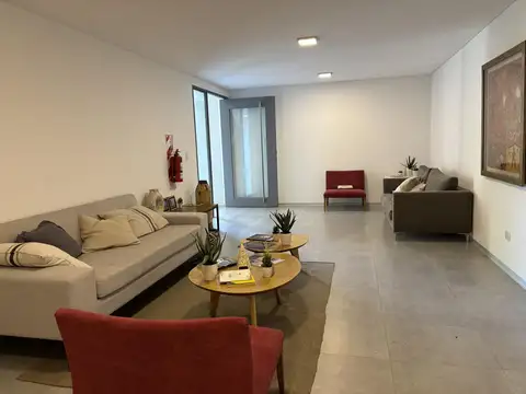 Oficina en venta en Pueblo Camaño - Pilar