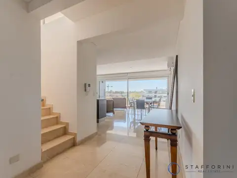 BOUQUET PILAR, Los Crisantemos 555.