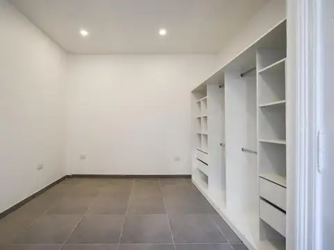Depto Tipo Casa en Venta en Villa Sarmiento, USD 146.000