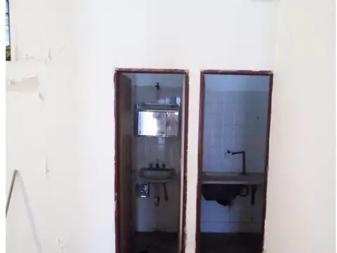 EXCELENTE LOCAL 2 BAÑOS