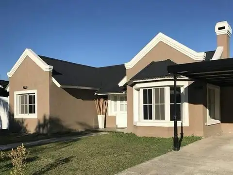 Casa en venta en Campos De Echeverria -  4 dormitorios - Totalmente equipada