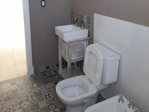 Casa - Venta - Argentina, Lobos