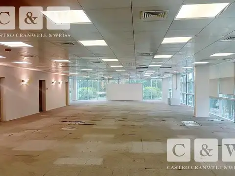 Muy buena Ubicación | Edificio de oficinas de categoría.
