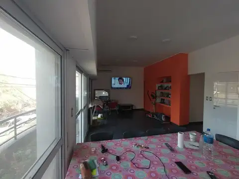 Depto Tipo Casa 4 ambientes con 3 baños