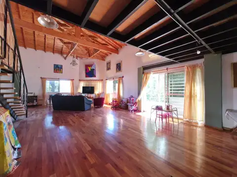 Depto Tipo Casa 4 ambientes con 2 baños