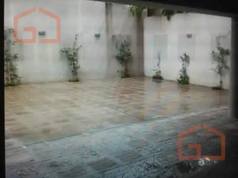 Cochera en Moron Sobre Belgrano al 800