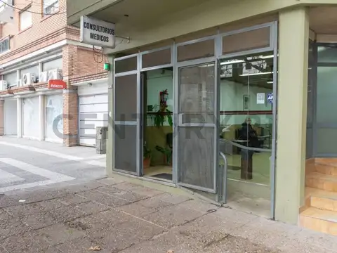 Oficina 5 ambientes con 1 baño