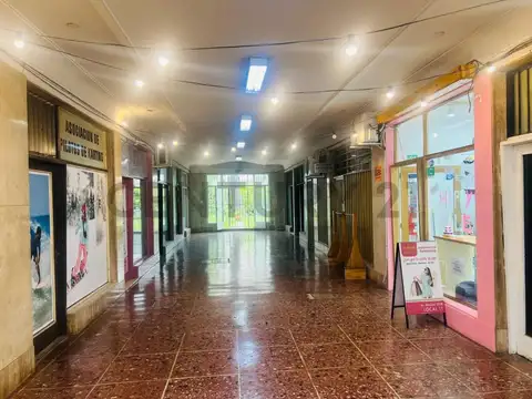 Av. Mosconi 3200, Piso 0