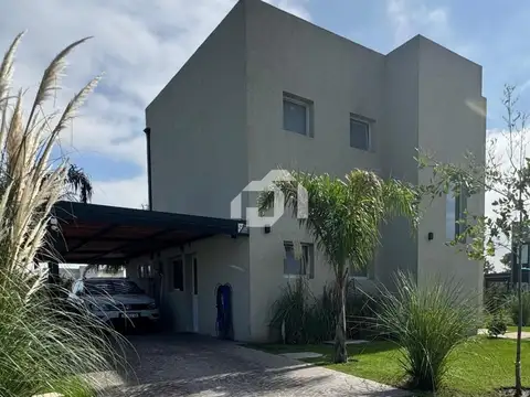 Casa en venta en Santa Lucia