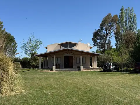 Casa en venta en San Martín con quincho y pileta
