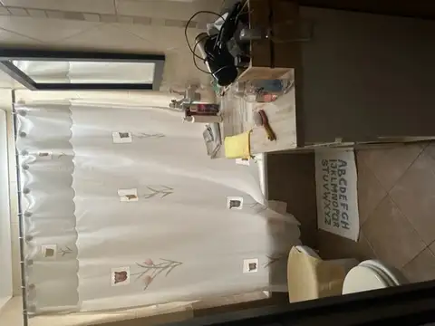 3 AMBIENTES CON PATIO COMPLEJO CON POCAS UNIDADES , APROX 100 M2 TOTALES , EN DOS PLANTAS