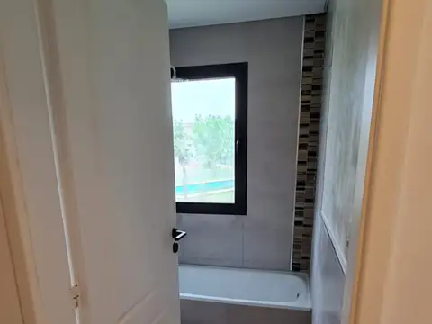 Av de los lagos al 300 100