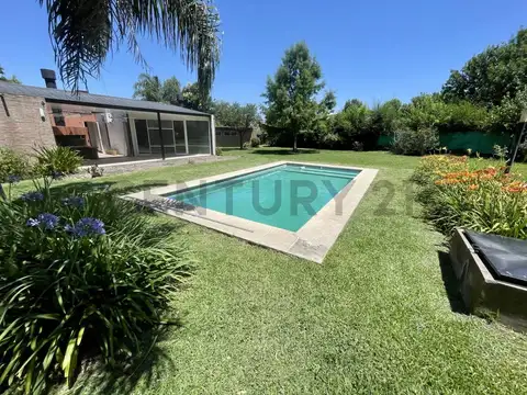 Av. Bartolomé Mitre 700, Piso 0