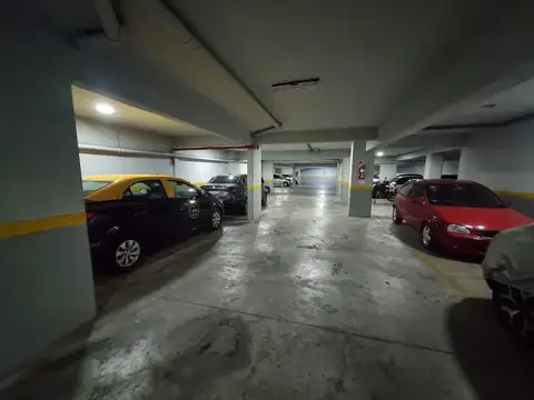 SE VENDE COCHERA EN MONTE CASTRO