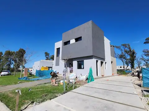 Casa en Venta en Pilar del Este - Santa Emilia, USD 220.000