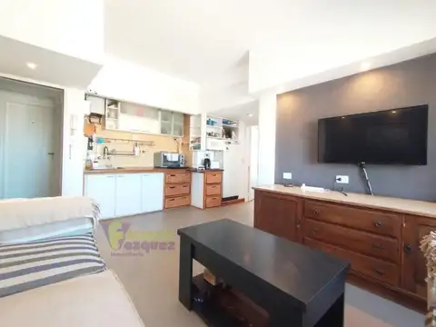 Yrigoyen 100, Piso 4