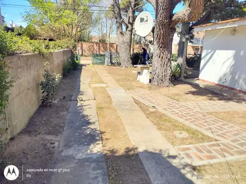 CASA DE 3 AMBIENTES SOBRE LOTE PROPIO MAS UN MONOAMBIENTE A 5 CUADRAS DE LA PLAYA