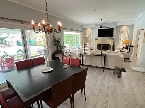 Casa 5 ambientes con 3 baños