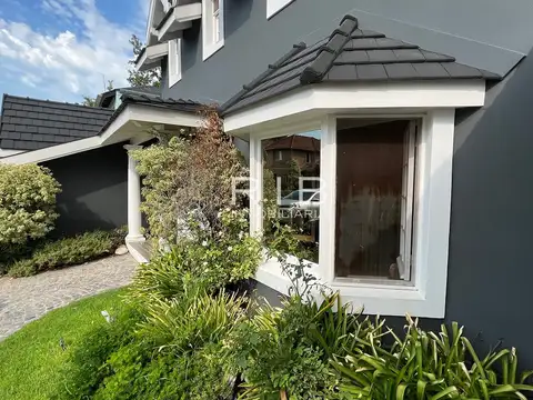 Excelente Propiedad Moderna