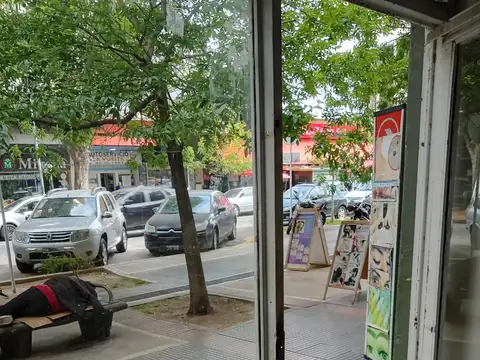 Avenida Olivera 100, Piso P.B