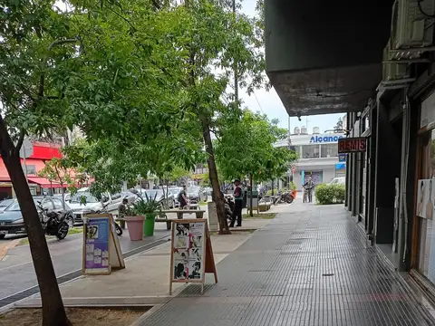 Avenida Olivera 100, Piso P.B