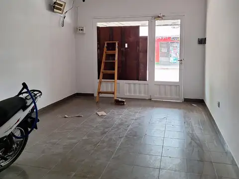 Local en alquiler en Zárate, Villa Massoni. Medidas 3.5 mts x 13.5 mts de Fondo.