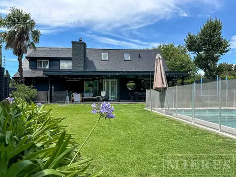 Casa en  Barrio Cerrado  Amancay