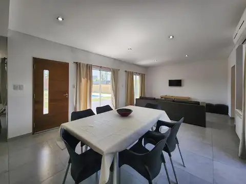 Casa 6 ambientes con 3 baños