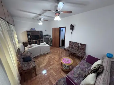 VENTA CASA 4 AMBIENTES JARDIN JOSÉ LEÓN SUAREZ