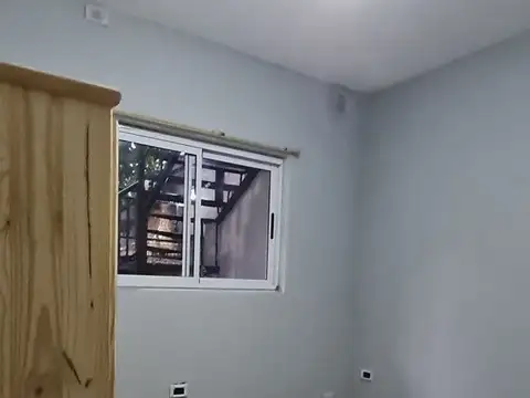 Depto Tipo Casa en Alquiler en Caseros, $ 420.000