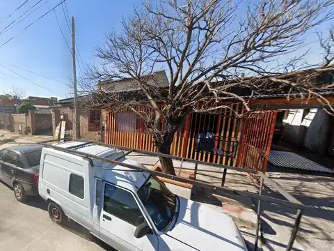 Casa 9 ambientes con 3 baños