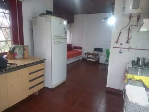 Casa 4 ambientes con 1 baño