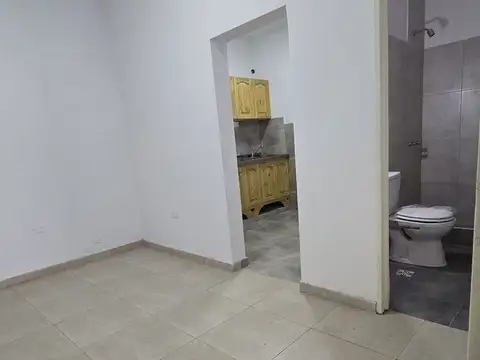 Depto Tipo Casa en Alquiler en Caseros, $ 380.000