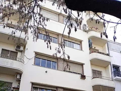 Vendo en San Telmo, Departamento de 3 ambientes con balcón. Apto Crédito