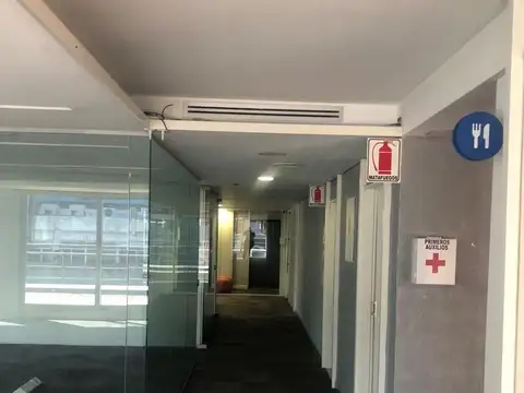 Oficina en Alquiler con 2 cocheras