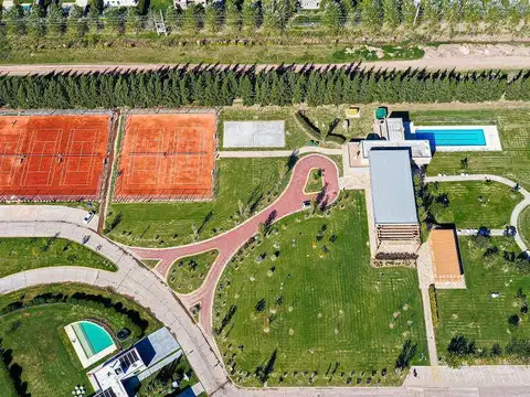 Terreno - San Sebastián - Tenis - Club House - Futbol - Seguridad