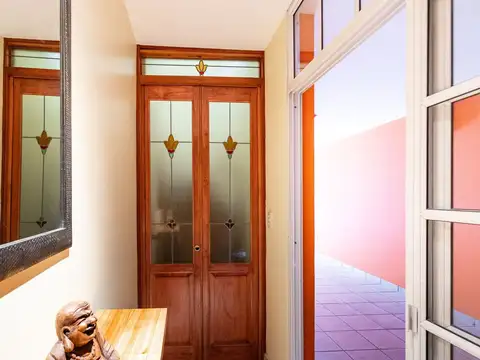 CASA TRIPLEX 4 AMBS 1 TOILETTE 2BAÑOS 2COCHS PATIO