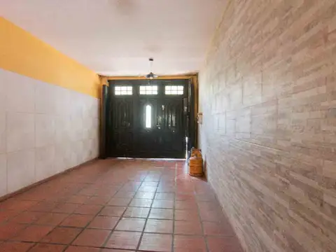 Depto Tipo Casa en Venta con 2 cocheras