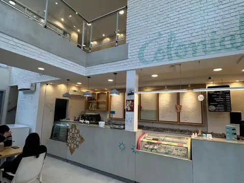 GALERIA CON 6 LOCALES Y 3 DPTOS. CORAZON DE MAR AZUL!