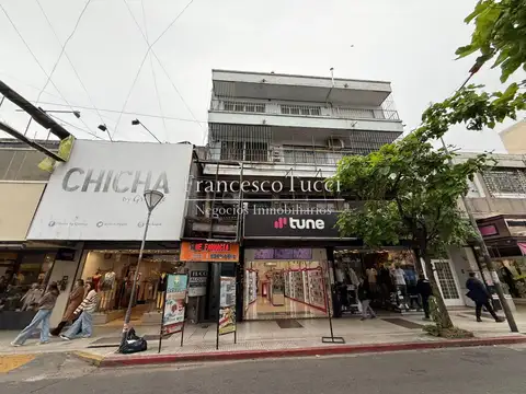 Local en venta en el centro comercial de Morón