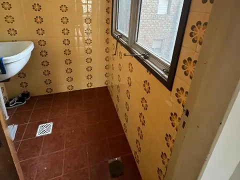 DEPARTAMENTO DE UN DORMITORIO Y COMODIN A LA VENTA